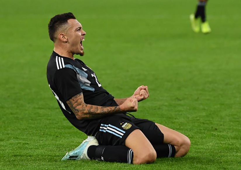 Ocampos celebrates his goal with Argentina