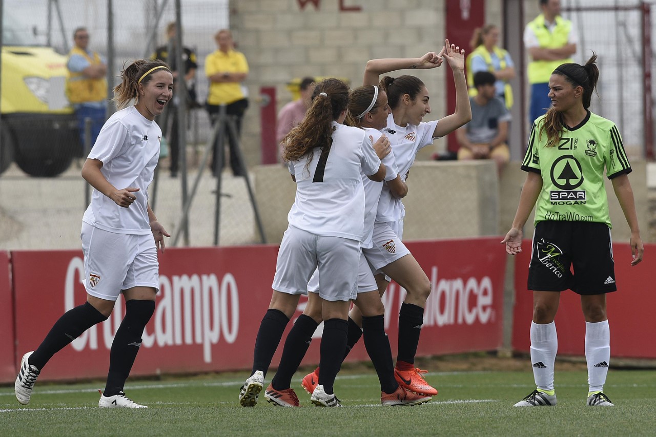 Celebración de gol Sevilla FC Femenino en final de ascenso