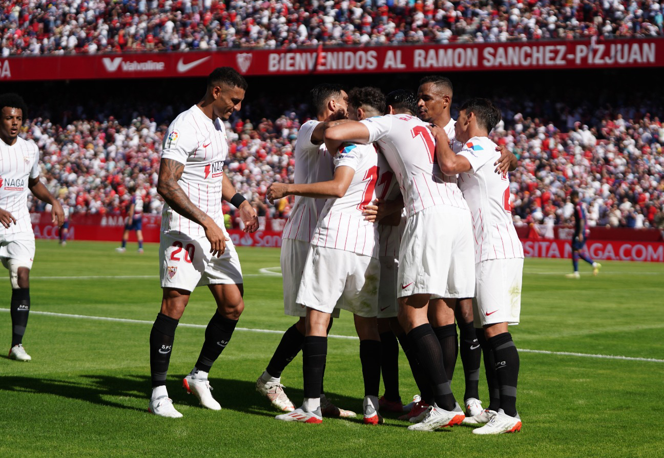 El Sevilla FC celebra un gol en el Ramón Sánchez-Pizjuán