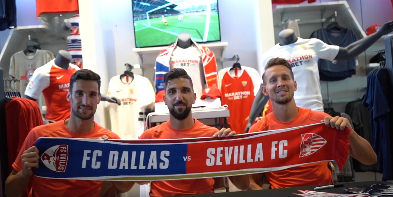 Sergio Rico, Dabbur y De Jong en la tienda del FC Dallas