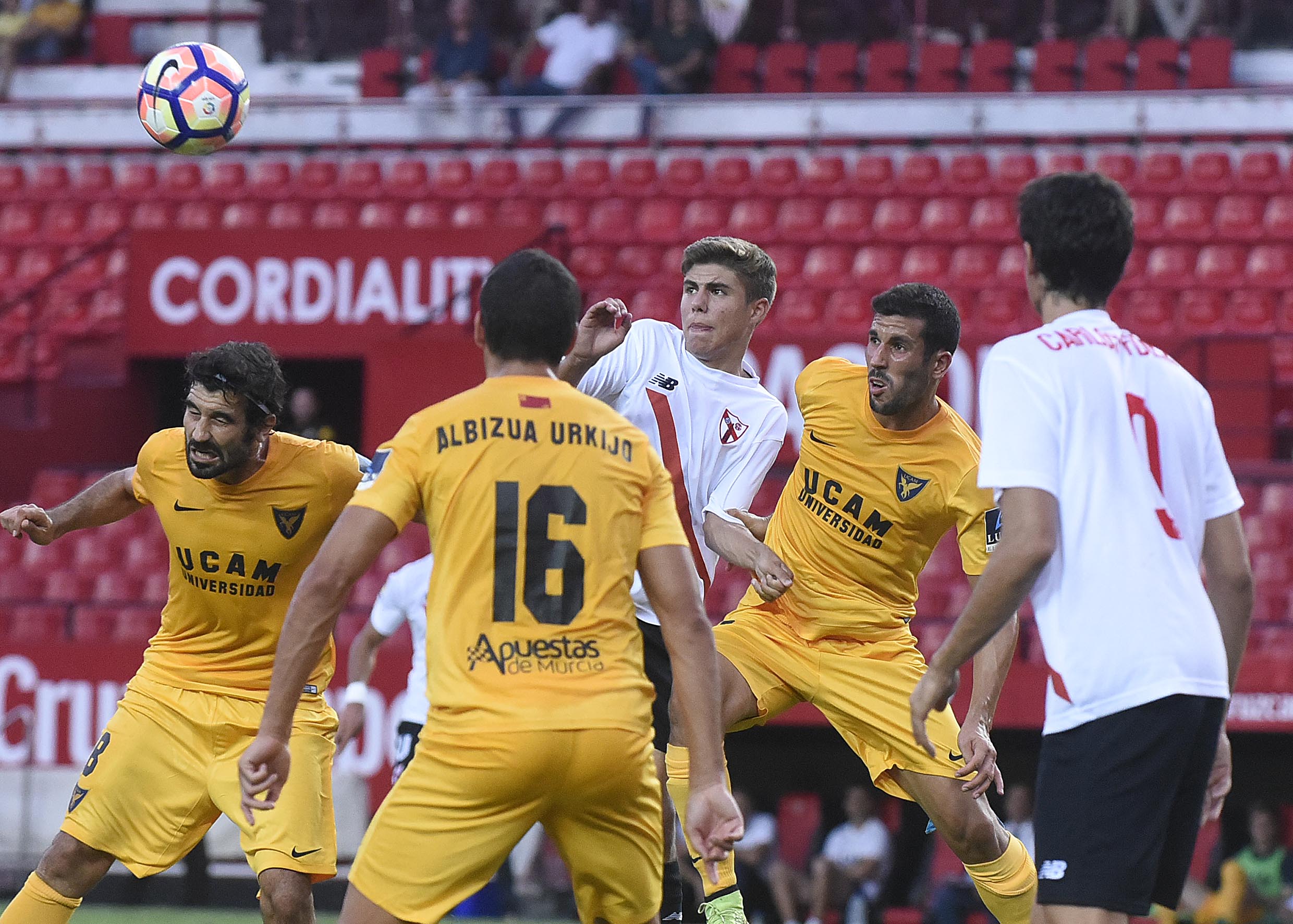 Pozo del Sevilla Atlético ante el UCAM Murcia
