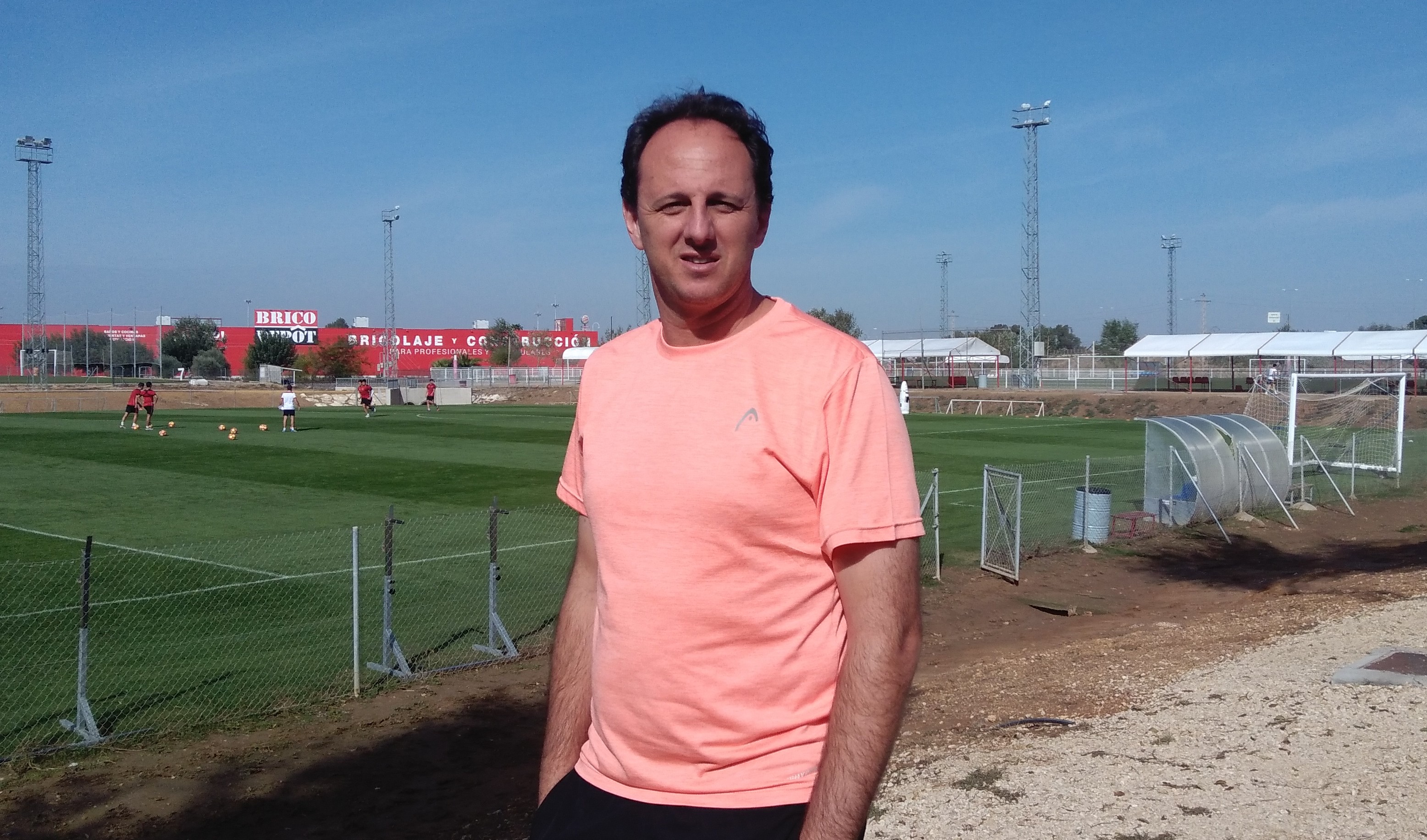 Rogerio Ceni, en la ciudad deportiva del Sevilla FC