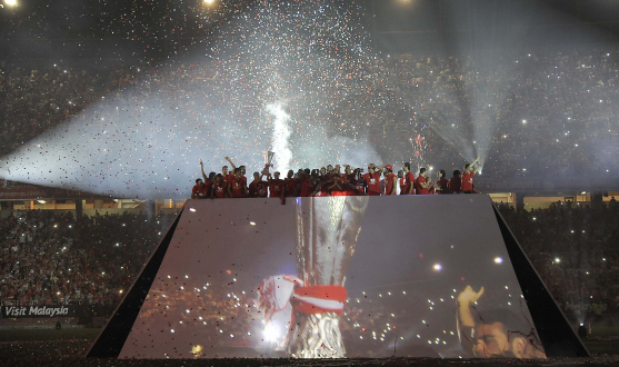Imagen de la celebración por la cuarta UEFA en estadio