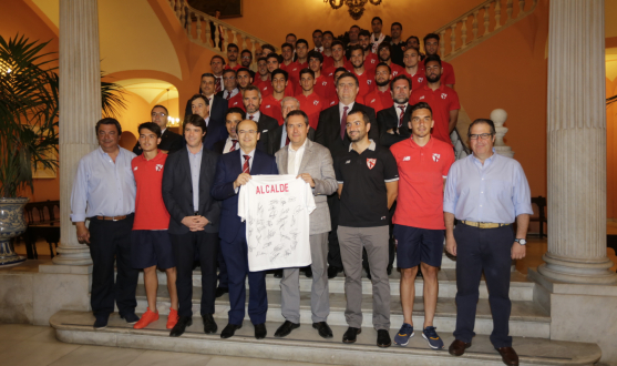 Recepción del Sevilla Atlético en el Ayuntamiento