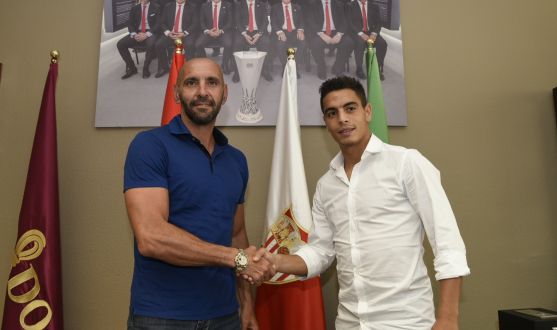Yedder y Monchi, tras la firma del nuevo jugador del Sevilla FC