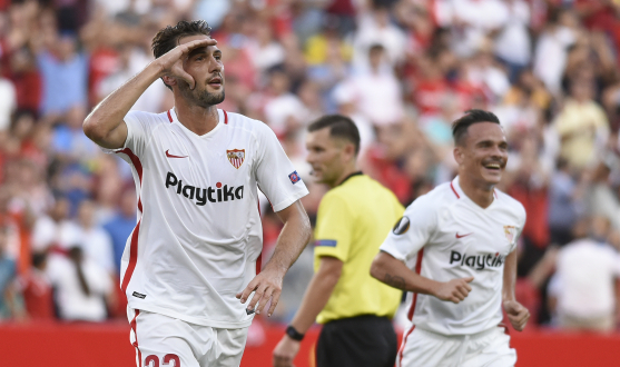 Franco Vázquez celebrates scoring a goal for Sevilla FC
