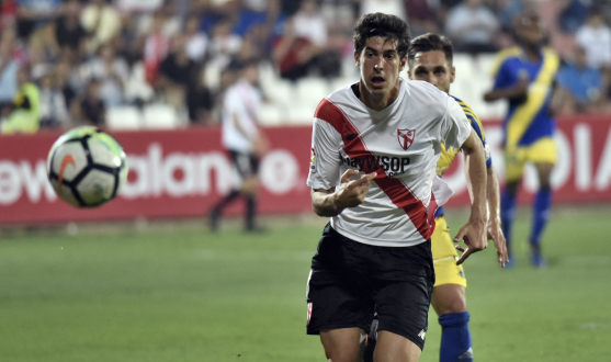 Carlos Fdez en un partido con el Sevilla Atlético en Segunda A