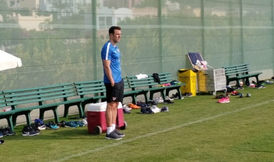 Carlos Marchena, con el Sevilla FC en la concentración de Benidorm