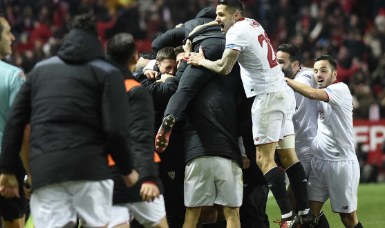 Sevilla celebrate Stevan Jovetic's winner against Real Madrid