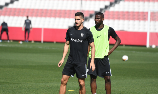 André Silva y Amadou en un entrenamiento