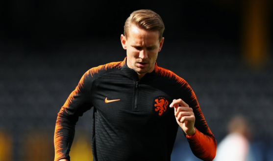 De Jong warming up for Holland