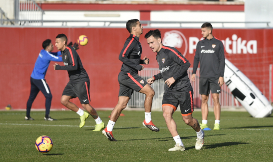 Roque Mesa se entrena con el Sevilla FC