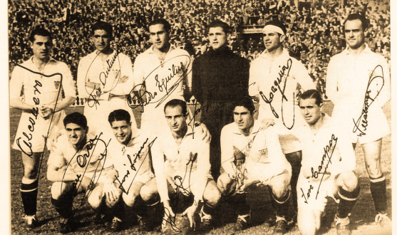 El Sevilla FC en Les Corts en 1946