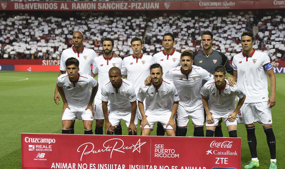 Foto oficial del equipo en el Sevilla FC-Granada CF 
