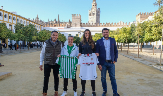 Foto conjunta Sevilla FC Femenino y Betis
