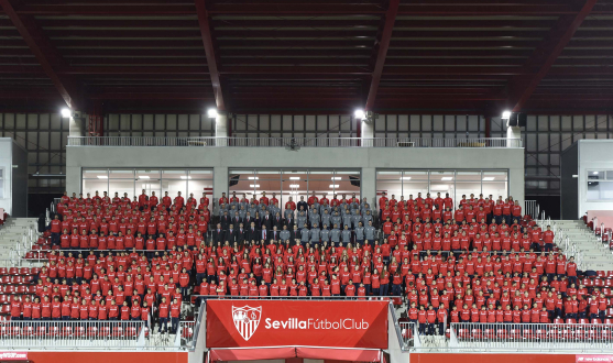 Foto de familia Sevilla FC 2018