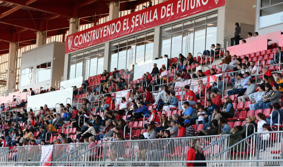Grada del Estadio Jesús Navas durante el encuentro del primer equipo femenino del Sevilla FC ante el Málaga CF