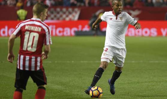 Mariano playing for Sevilla FC 