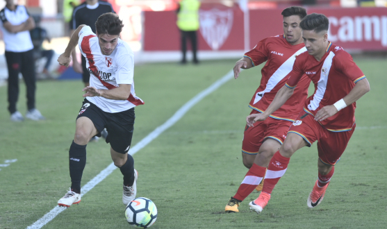David Carmona del Sevilla Atlético ante el Rayo
