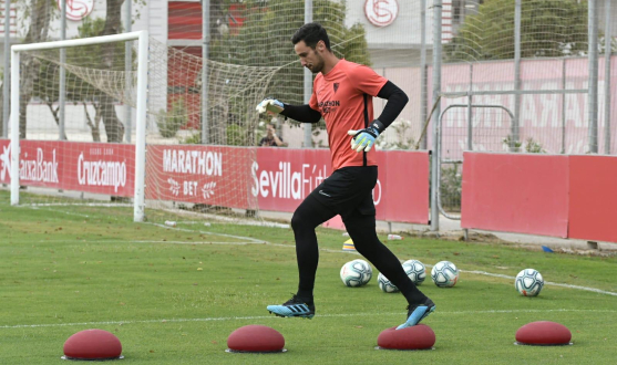 Sergio Rico durante un entrenamiento 