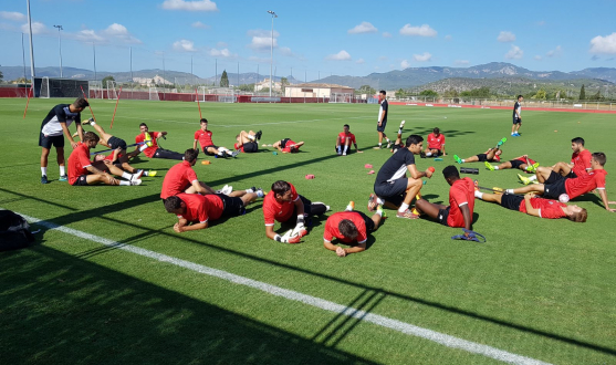 Los jugadores del Sevilla Atlético en el entrenamiento