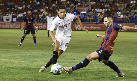  Jesús Navas playing against Extremadura