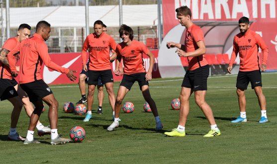 Imagen del entrenamiento del Sevilla FC del viernes 25 de octubre 