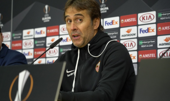 Lopetegui during the press conference in Luxembourg