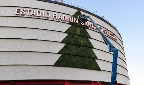 Árbol de Navidad en el Estadio Ramón Sánchez-Pizjuán