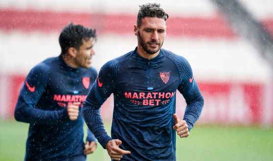 Sergi Gómez, trabajando con normalidad en el entrenamiento del Sevilla FC
