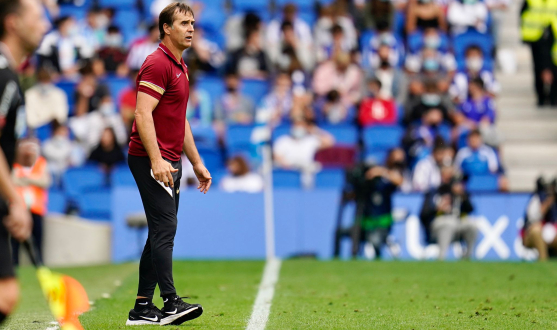 Lopetegui on the touchline against Real Sociedad