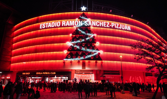 Árbol de Navidad en el Estadio Ramón Sánchez-Pizjuán 