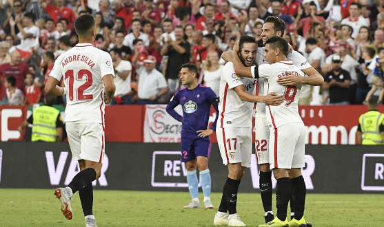 El Sevilla FC celebra un tanto ante el Celta