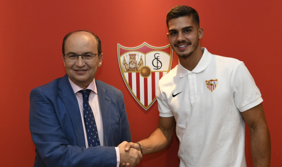 André Silva, Sevilla FC signing