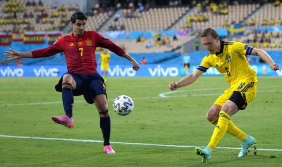 Augustinsson con Suecia ante España en la pasada Euro