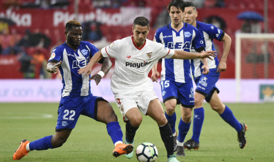 Ben Yedder del Sevilla FC ante el Deportivo Alavés