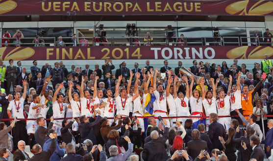 El Sevilla FC lift their third Europa League in the Juventus Stadium