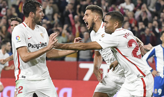 Carriço celebrates Mercado's goal against RCD Espanyol