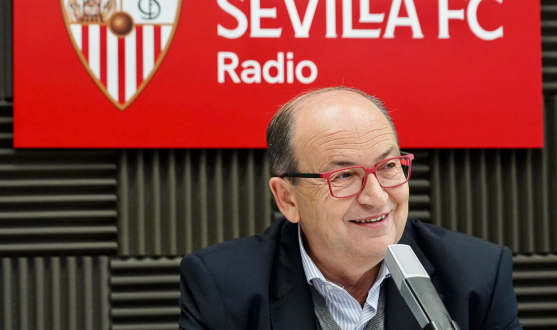 José Castro at Sevilla FC Radio studios