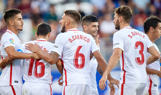 Sevilla FC celbrates a goal in Eibar