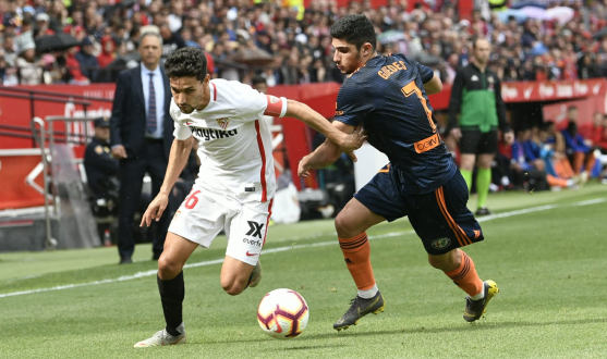 Jesús Navas del Sevilla FC ante el Valencia CF