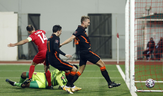 De Jong scores against Gibraltar