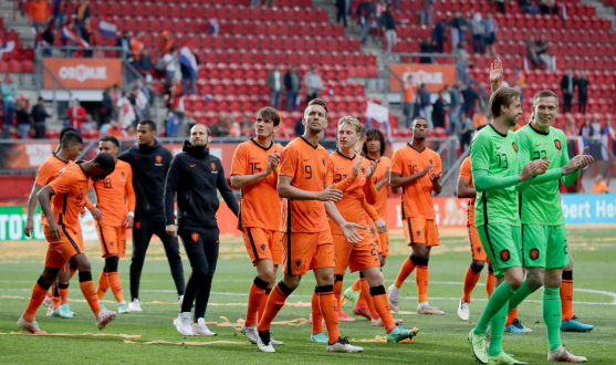 De Jong con sus compañeros de la selección de Países Bajos