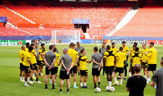 Borussia Dortmund training in the stadium