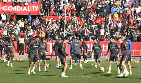 El Sevilla FC se ejercita en el Ramón Sánchez-Pizjuán