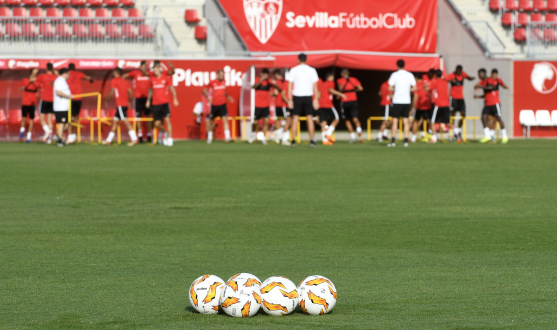 Entrenamiento del Sevilla FC en el Viejo Nervión