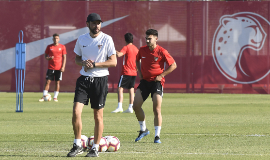 Pablo Machín en un entrenamiento del Sevilla FC