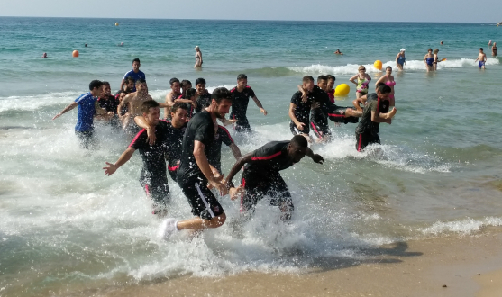 Entrenamiento del Sevilla FC en la playa de Benidorm