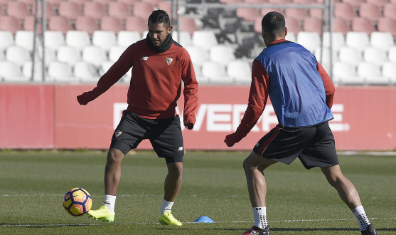 Montoya del Sevilla FC en un entrenamiento