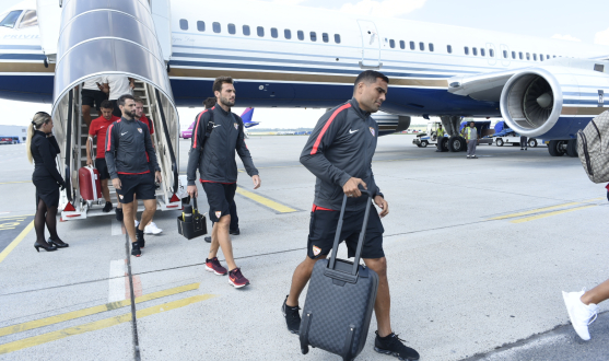 Llegada del Sevilla FC al Aeropuerto de Budapest
